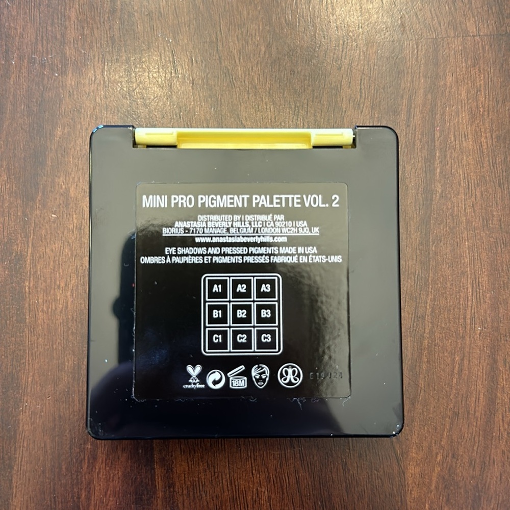 ABH Norvina Collection mini pro pigment palette Vol. 2 - Picture 3 of 4